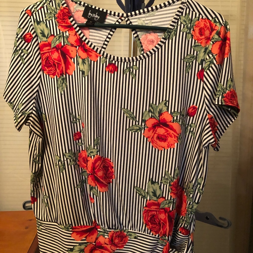 By & By black stripe blouse with red rose print size xl.